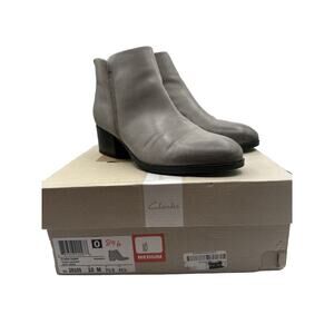 Clarks Elvina Dawn Gray Taupe Soft Leather Distress Booties 10 Western 20-01